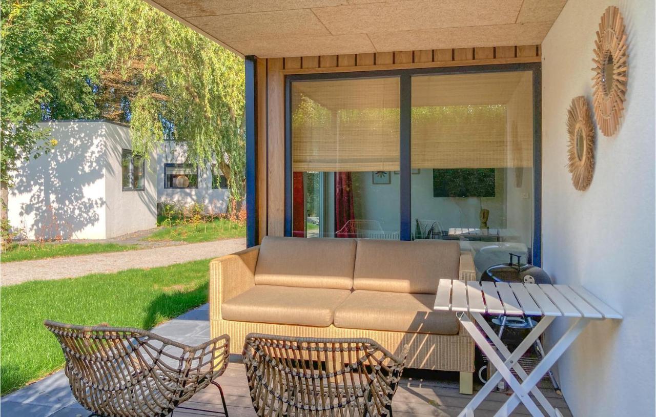 Nice home in Heinkenszand with Outdoor swimming pool, Sauna&1 Bedrooms Buitenkant foto